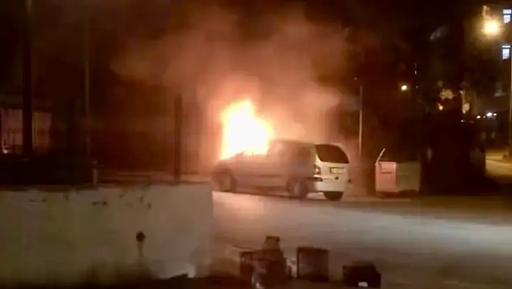 Seyir halindeki araçta yangın