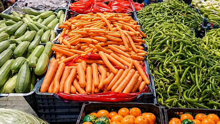 Soğuk hava pazarcıyı, fiyatlar vatandaşı üşüttü