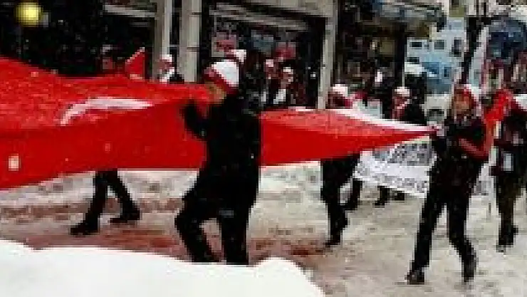 1 Metre Karda Sarıkamış Şehitleri İçin Yürüdüler