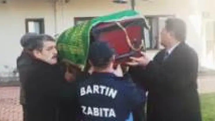Akın, eski Başkanın eşinin cenazesine katıldı