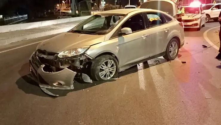 Alkollü sürücü yeni kavşakta kaza yaptı