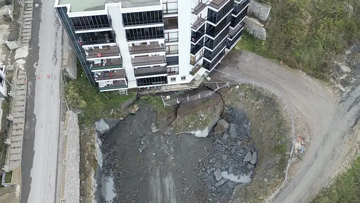 Amasra'da toprak kayması, 70 kişi tahliye edildi