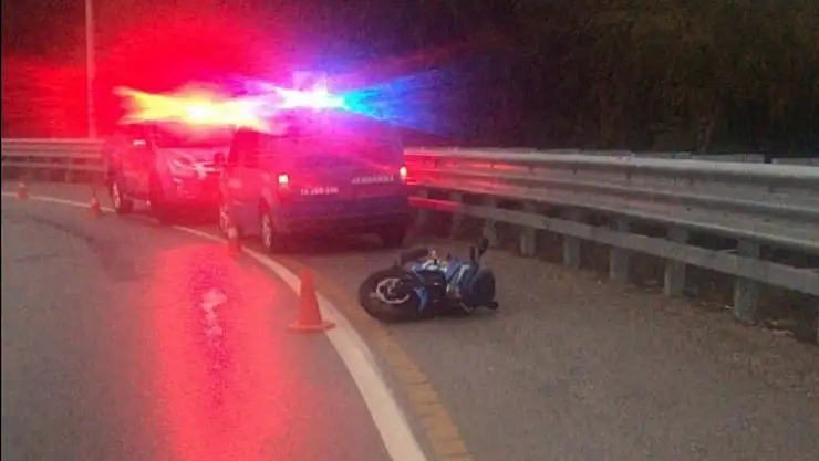 Amasra yolunda motosiklet devrildi
