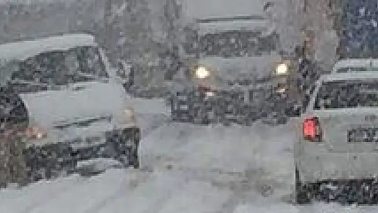 Aniden bastıran kar zor anlar yaşattı