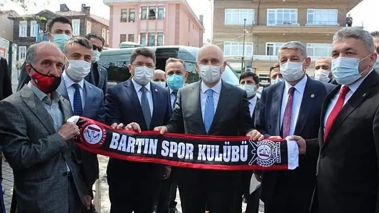 Bakan Karaismailoğlu'na Bartınspor atkısı