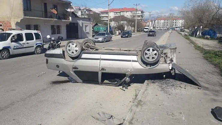 Bankete çarpıp takla attı