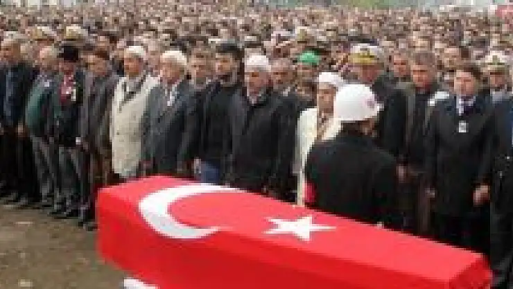Bartın'da on binler şehidini uğurladı