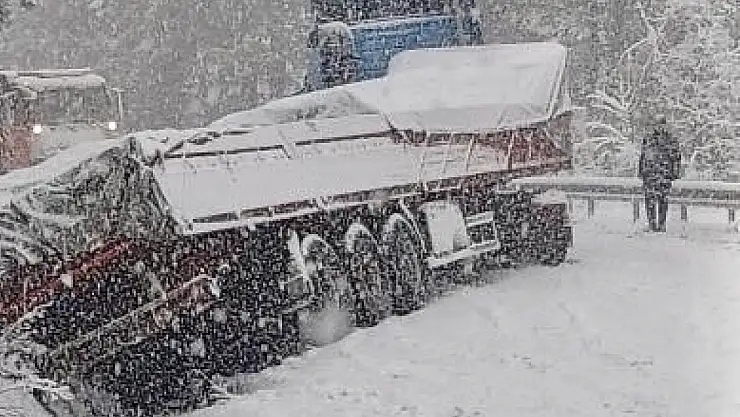 Bartın-Karabük yolunda yoğun kar