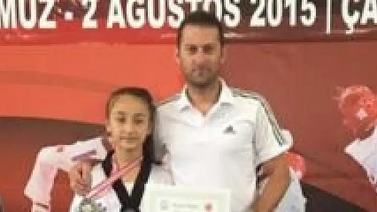 Bartınlı Fatma Eylül Türkiye 3.'sü oldu