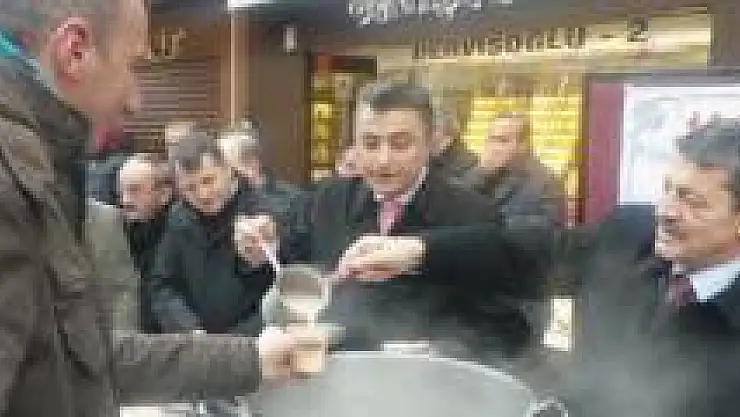 Belediye 5 bin kişiye salep ikram etti
