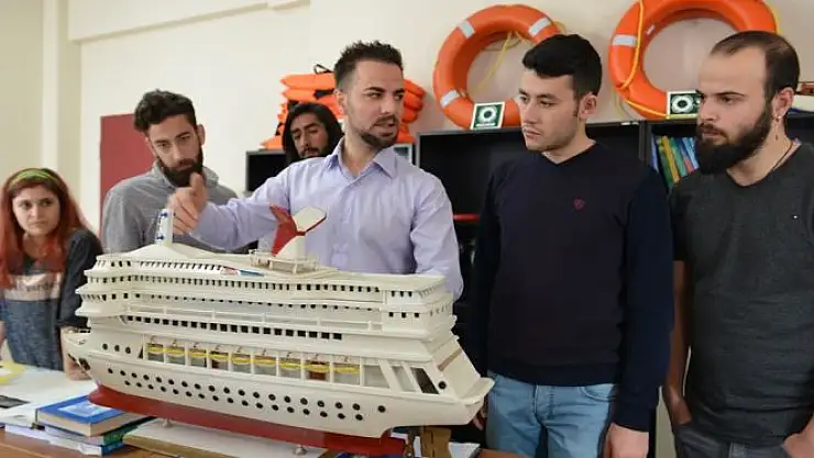 BÜ Yat Kaptanı ve Vardiya Zabiti Yetiştirecek