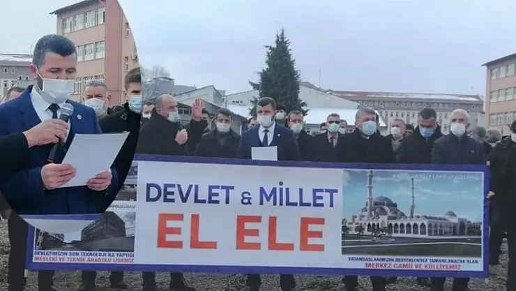 Cami ve Külliye inşaatı devam etmeli