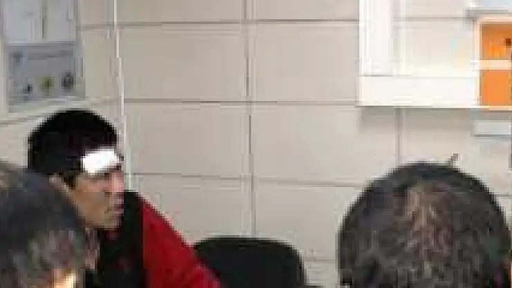 Çin Büyükelçisi Yaralı Madenciyi Ziyaret Etti