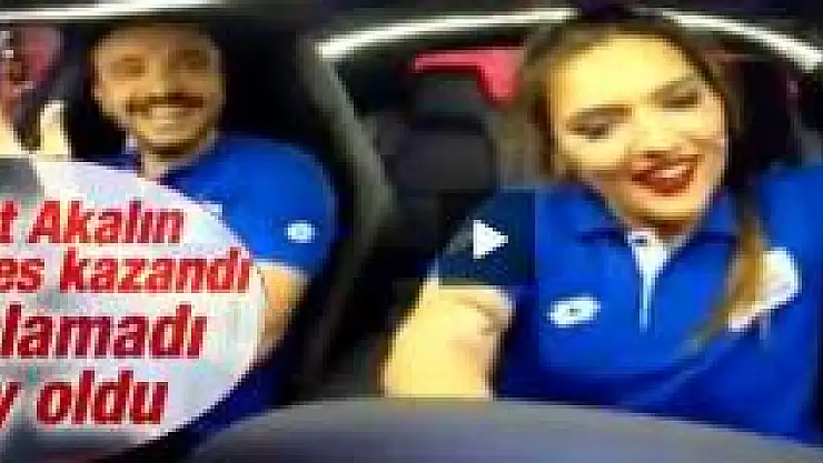Demet Akalın Mercedes kazandı, olay oldu