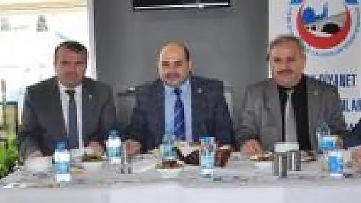 Din-Bir-Sen üyeleri yemekte buluştu