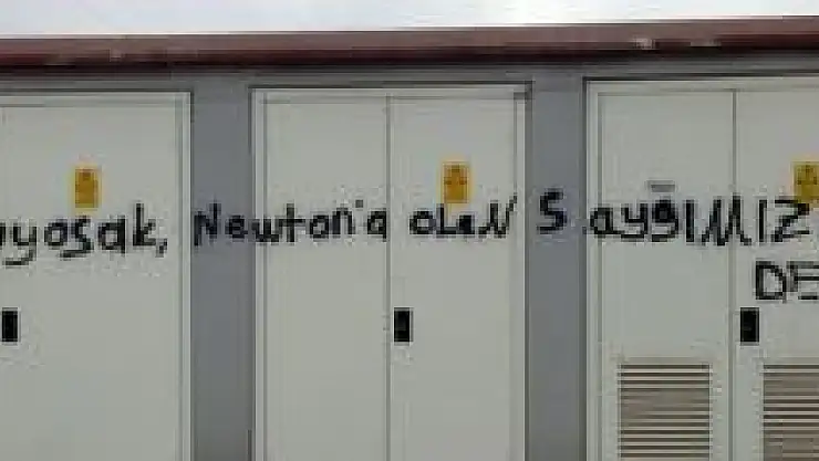 Duvar Yazıları Tepki Çekiyor