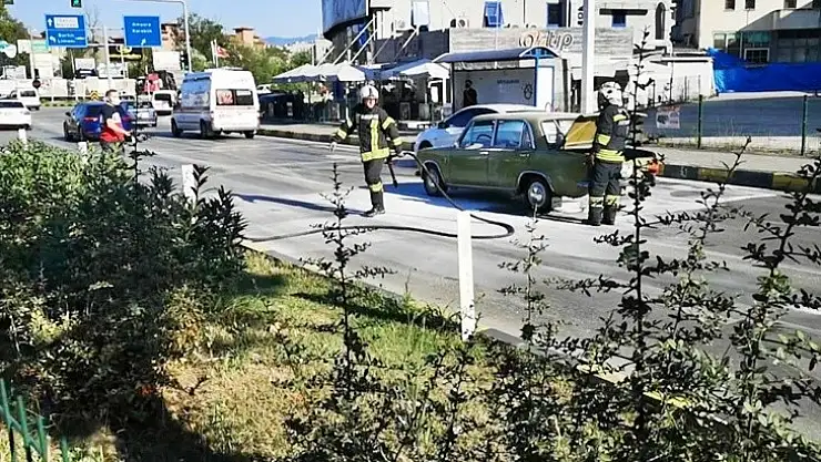Efsane otomobilden dumanlar yükseldi