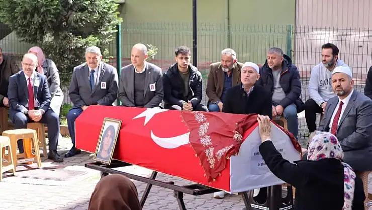 Emekli polis son yolculuğuna uğurlandı