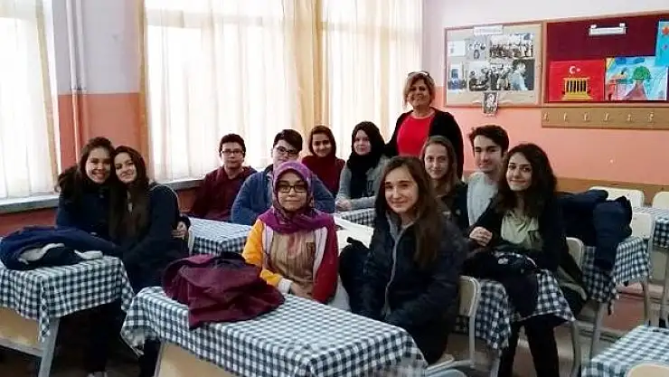 Eski Öğrencileri Sınıf Öğretmenlerini unutmadı