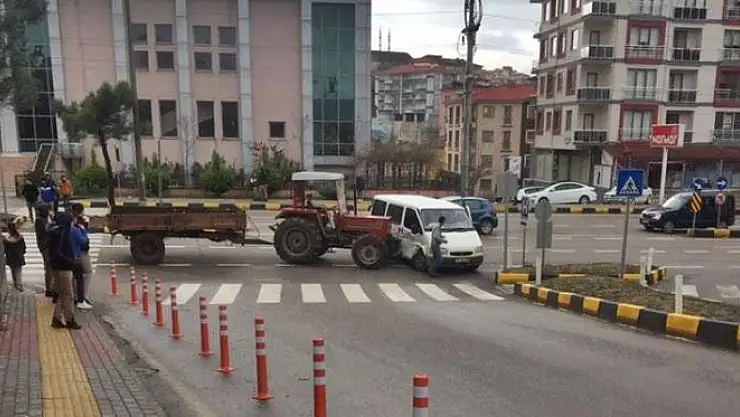 Hastaneye dönüş yolunda kaza
