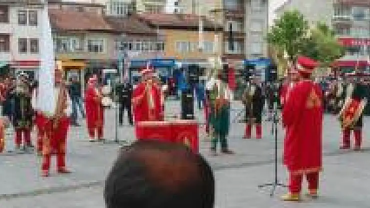 Hayır Çarşısına Görkemli Açılış