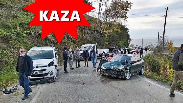 İki araç kafa kafaya çarpıştı