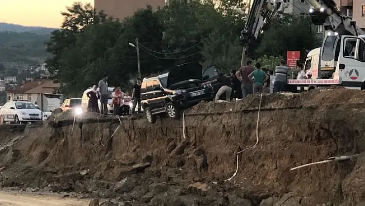 İki lastiği boşta kaldı