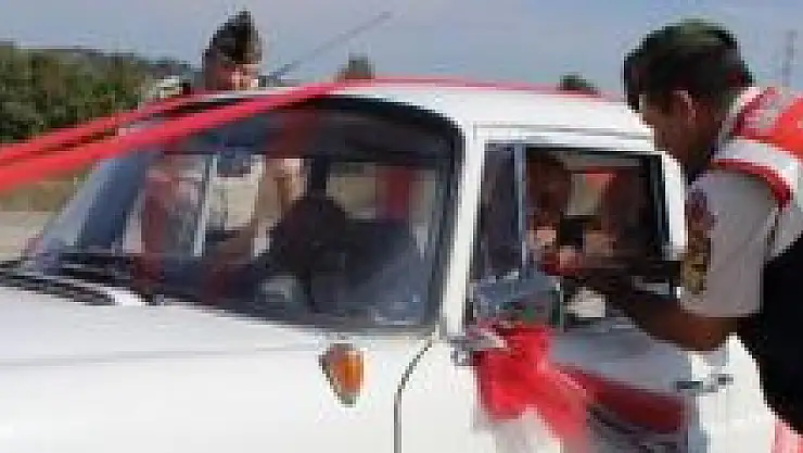 Jandarmadan sürücülere bayram sürprizi