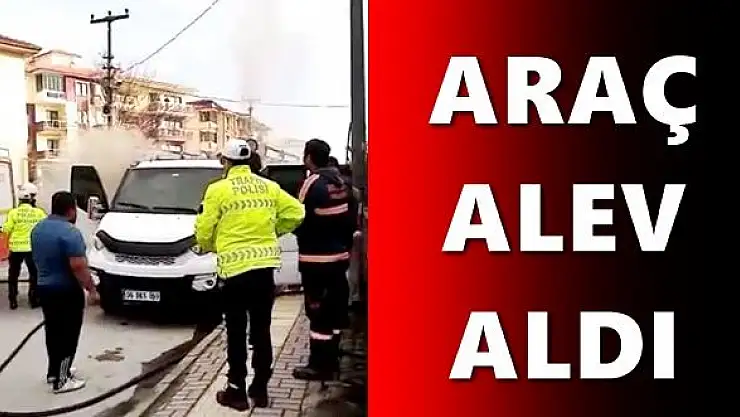 Kamyonet alev aldı