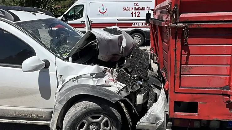 Kavşakta zincirleme kaza