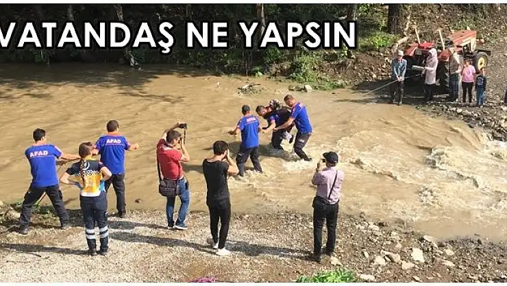 Köprü yıkıldı, vatandaşların ulaşımı yok