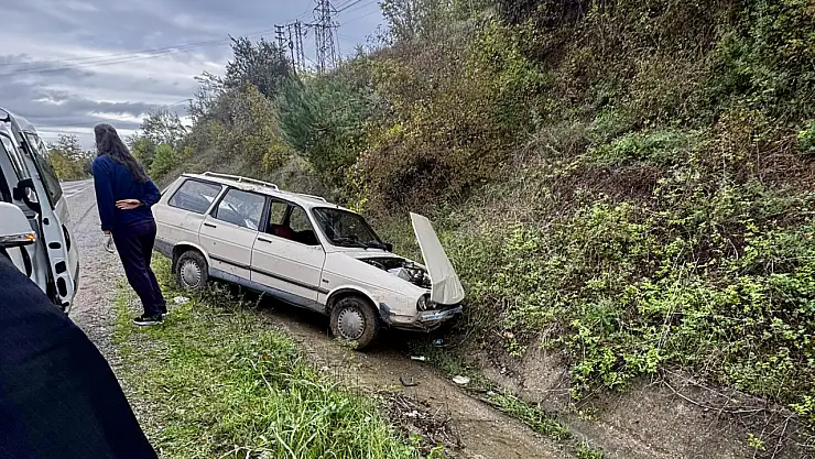 Kozcağız yolunda Otomobil takla attı