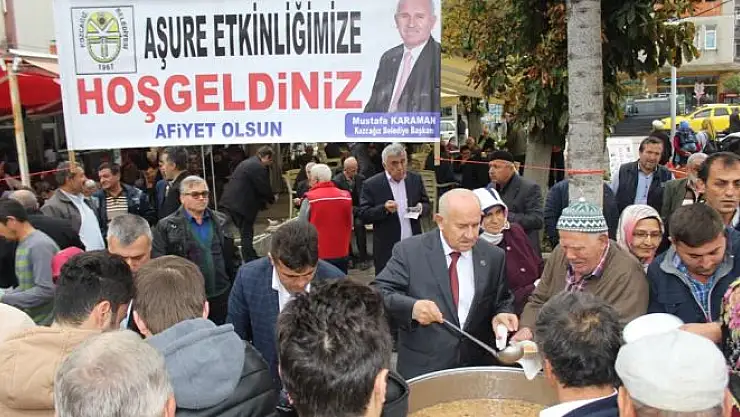 Kozcağızda Aşure Geleneği Sürüyor