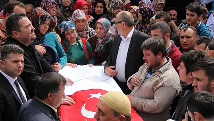Madencinin cenazesinde feryatlar yürekleri dağladı  