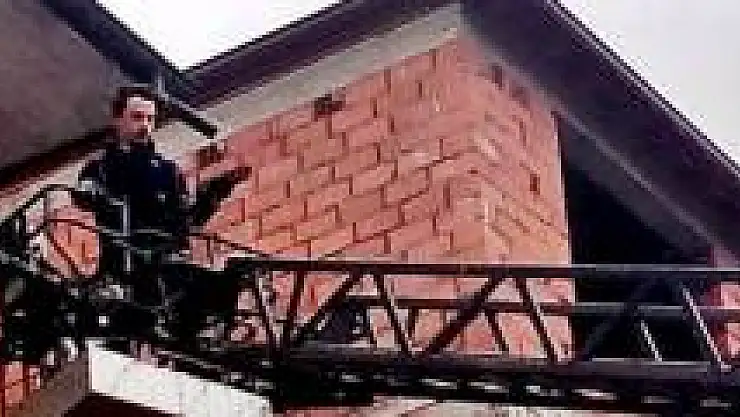 Mahsur Kalan Güvercinin İmdadına İtfaiye Yetişti