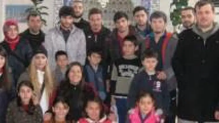 Milli sporculardan yetimlere destek