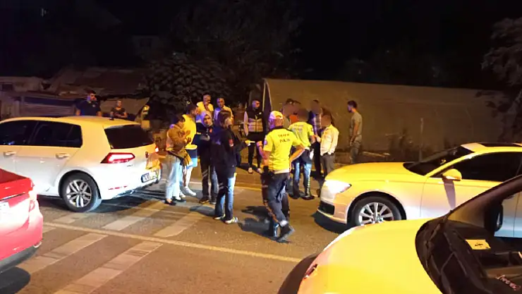 Önündeki arabaya çarptı