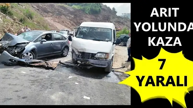 Otomobil ile Minibüs çarpıştı