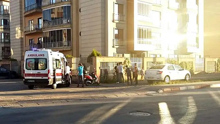 Otomobil ile Motosiklet Çarpıştı