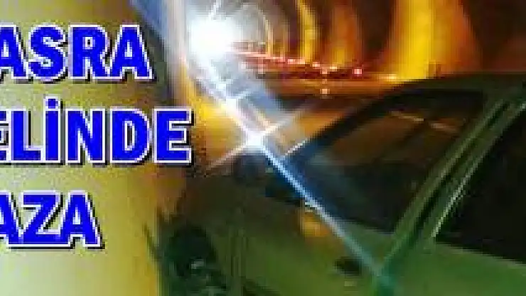 Otomobil Tünel içinde duvara çarptı