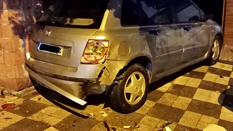 Park halindeki araca çarpıp kaçtı