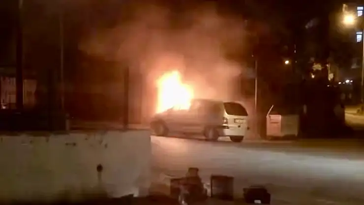 Seyir halindeki araçta yangın