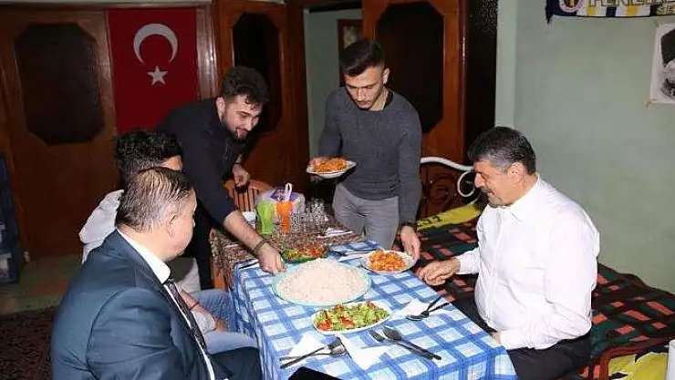 Pilav bahane , sohbet şahane