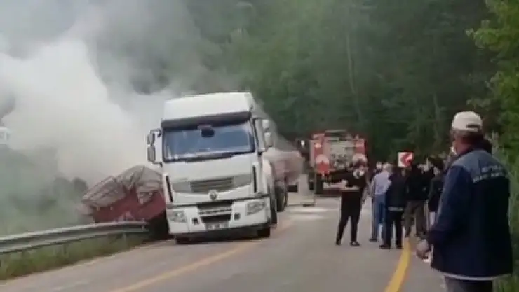 Seyir halinde alev aldı