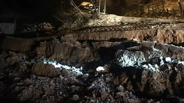 Toprak kaydı, ekipler sevk edildi 