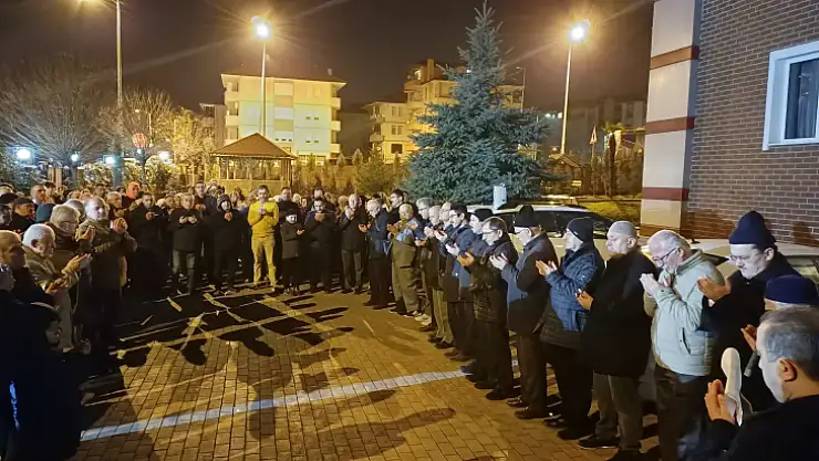 Umreye gidenler dualarla uğurlandı