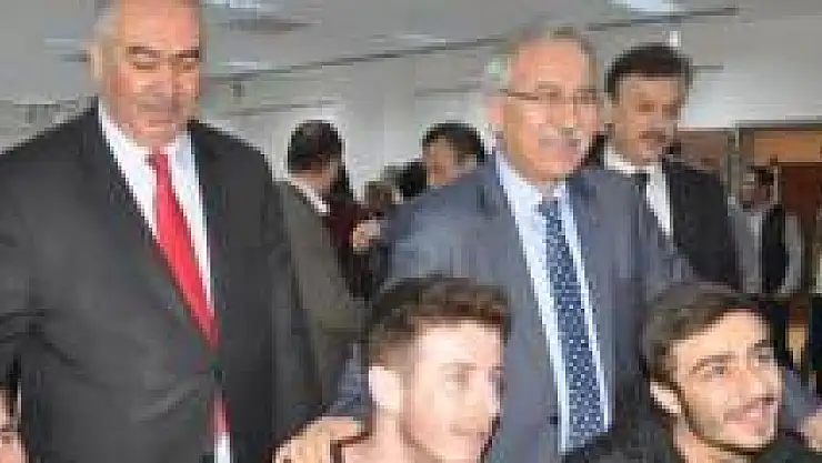 Üniversite öğrencileri turizimcilerle buluştu