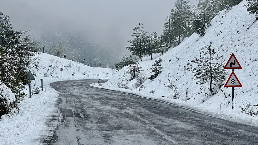 28 köy yolu ulaşıma kapandı