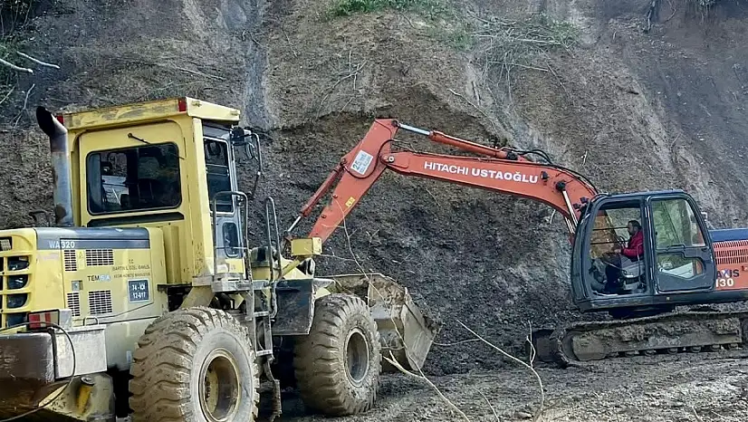 5 köyde heyelan yolları kapattı