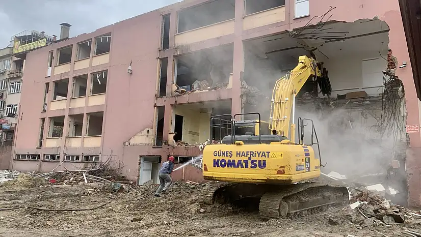 Eski Adliye Binası Tarihe Karışıyor
